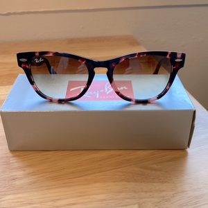 Ray-Ban RB2201 Laramie Pink Havana/Clear Gradient Brown